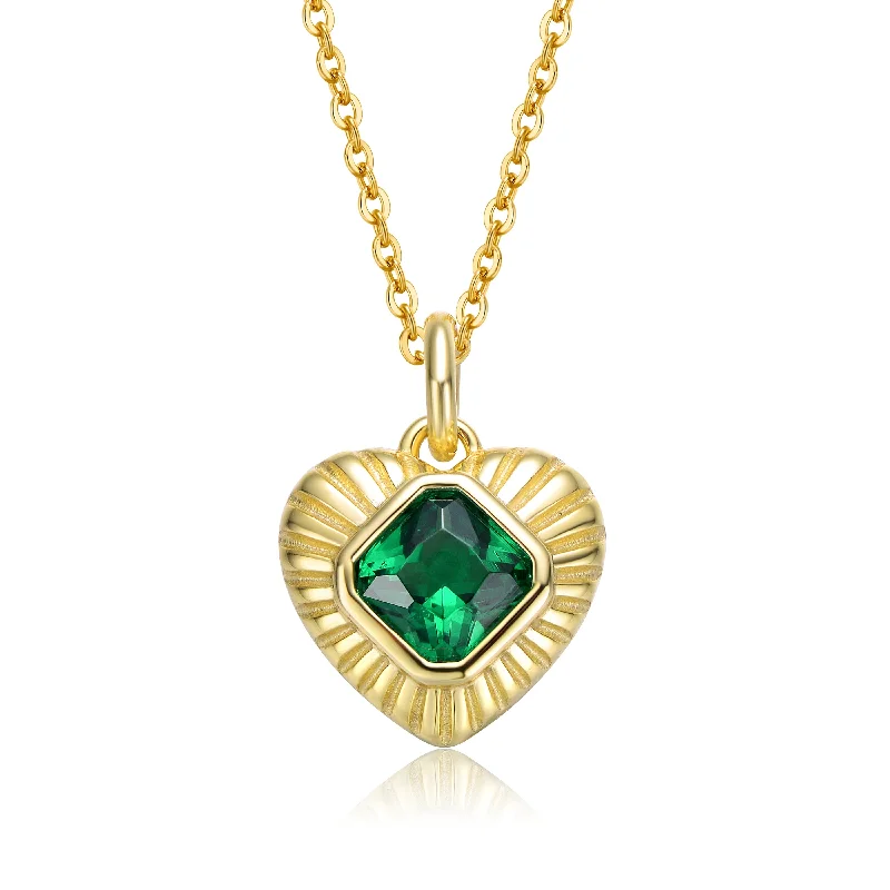 women's engraved necklaces-Coeur Sunray Green Heart Pendant Necklace