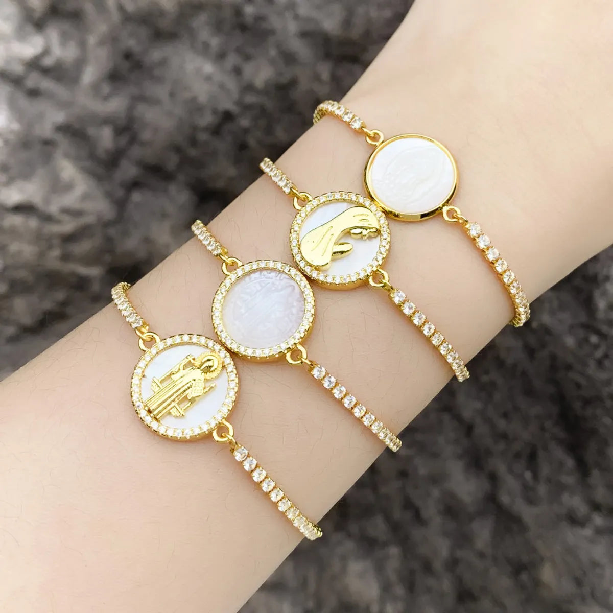 women's modern bracelets-Basic Vintage Style Round Virgin Mary Copper Plating Inlay Shell Zircon 18k Gold Plated Bracelets