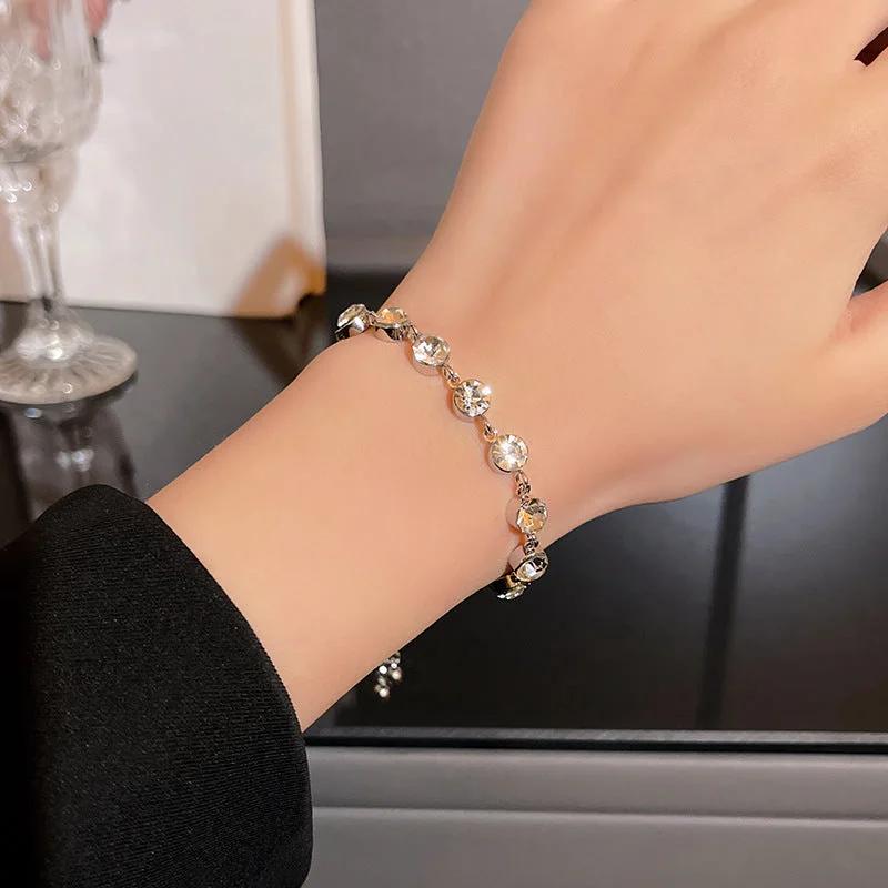 D015 Silver-Flash Diamond Bracelet