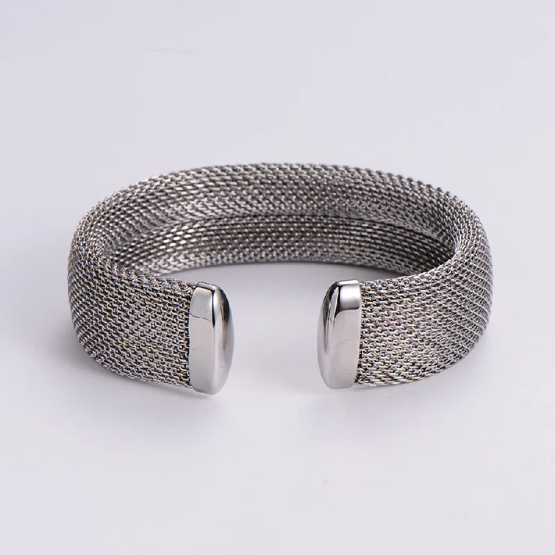 Steel [Bracelet]]