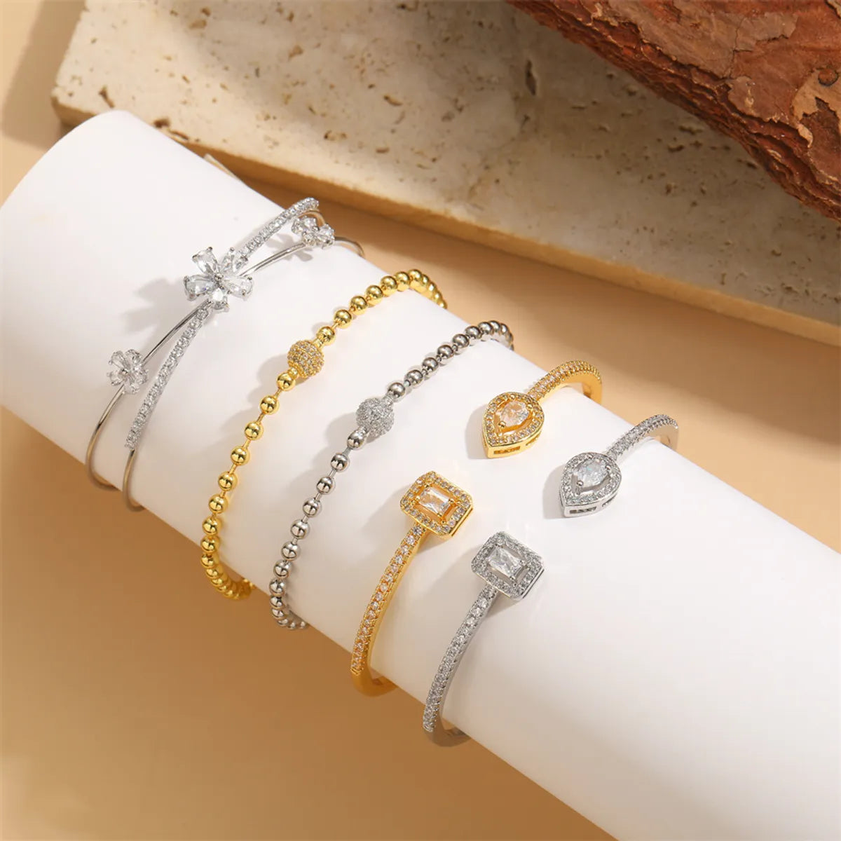 women's luxury gemstone bracelets-Simple Style Square Water Droplets Copper Plating Inlay Zircon 14k Gold Plated White Gold Plated Bangle