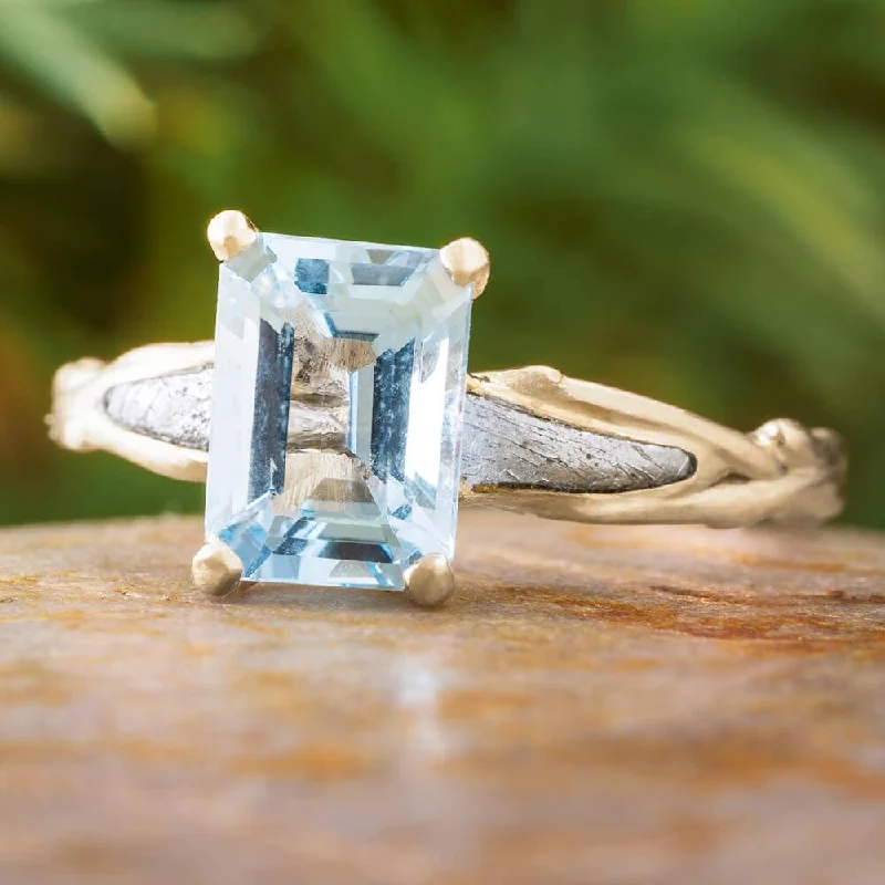 women's modern wedding rings-Aquamarine Solitaire With Meteorite in White Gold