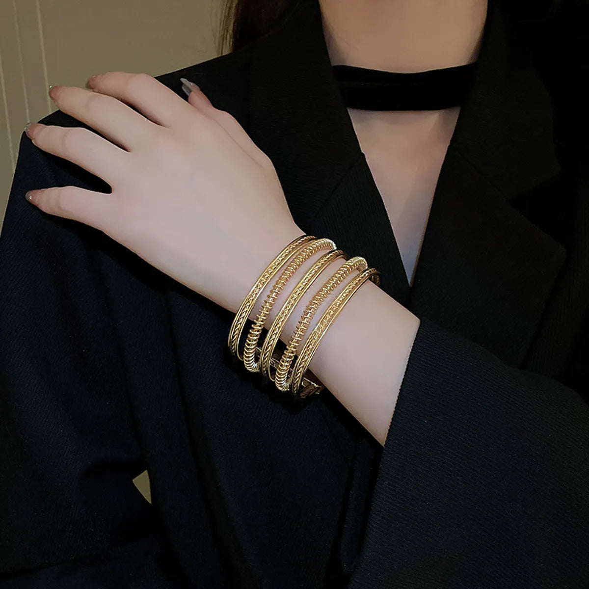 women's stackable bracelets-Exaggerated Luxurious Stripe Copper Layered Bangle